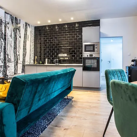 Szechenyi - Free Private Parking *