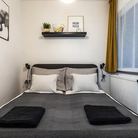 Szechenyi - Free Private Parking